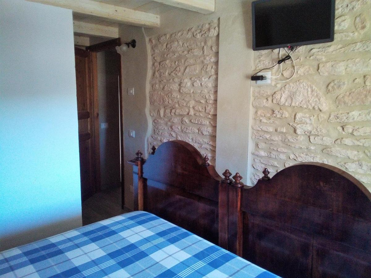 Da Andrea E Raffaella Guest House Sant'Anna d'Alfaedo Exterior photo
