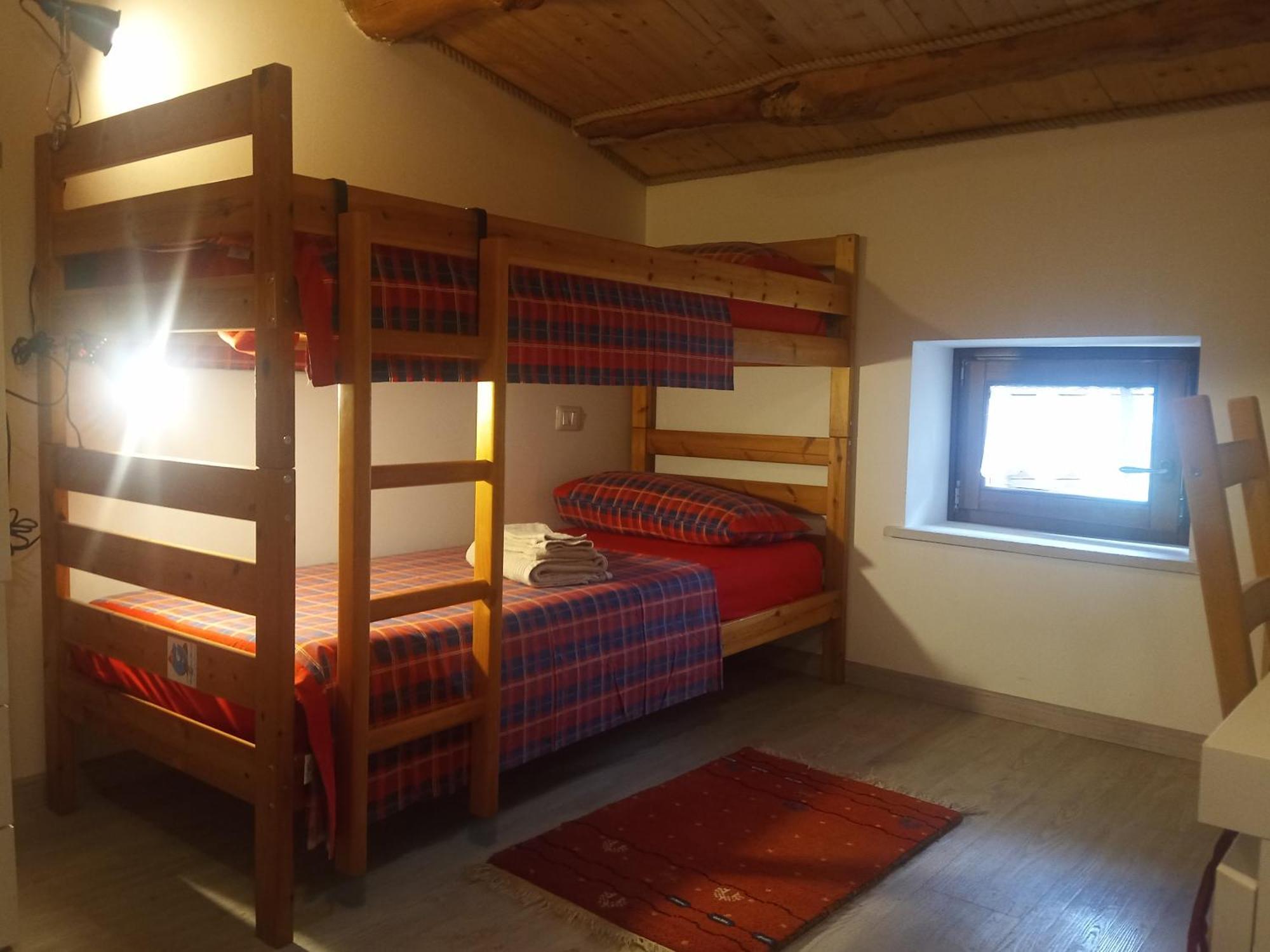 Da Andrea E Raffaella Guest House Sant'Anna d'Alfaedo Exterior photo